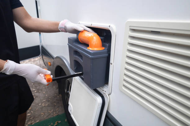 Best Portable bathroom rental  in Eveleth, MN